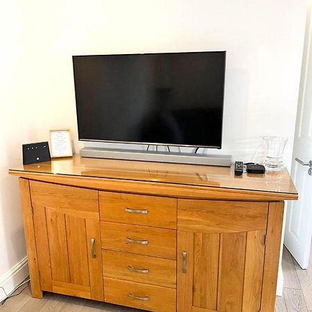 Modern 1 Bedroom Flat Close To Vauxhall Лондон Экстерьер фото